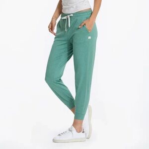 NEW Vuori Performance Joggers, Celadon Heather, size M